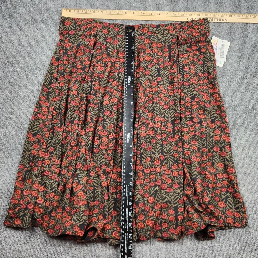 LuLaRoe Madison Skirt 3XL NWT Floral Pleated Pocket Knee Length Plus Size Boho - Picture 2 of 5